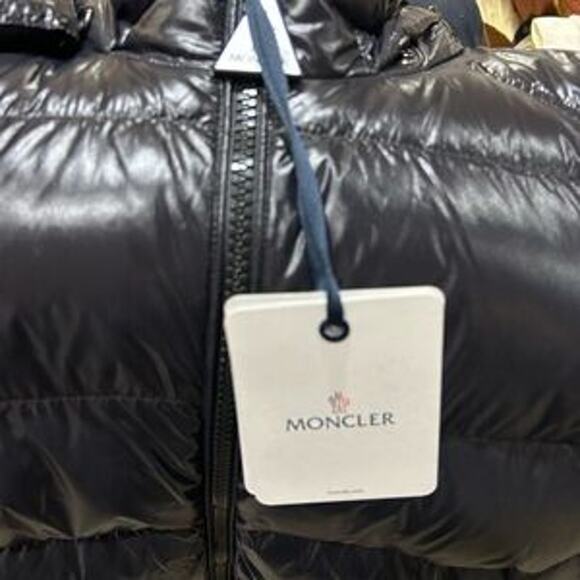 Moncler men's maya down Black Puffer Jacket size 4. NWT - Picture 8 of 16